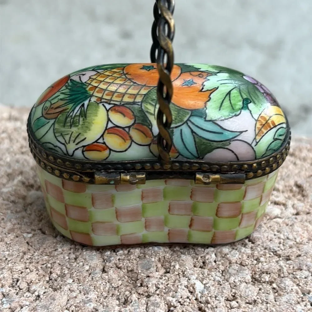 Limoges Chamart Exclusive trinket box